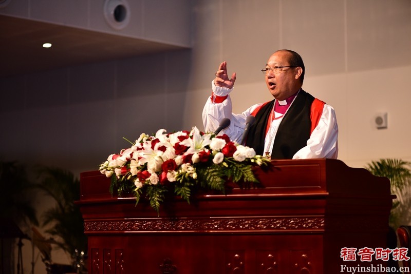 Paul Kwong, the incumbent Archbishop and Primate of Hong Kong, Bishop of Hong Kong Island and Bishop of Macau, doing the benediction to the event.